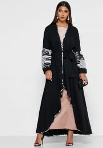 عباية بحواف مطبعة من نمشي