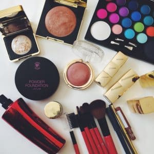 تطبيق مكياجي