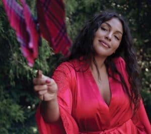 فروع فيكتوريا سيكريت السعودية بساطة وسحر وملابس مريحة لدى متجرنا