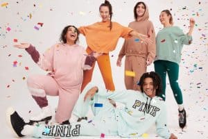  الطلب من موقع فيكتوريا سيكريت منتجات وملابس ماركة بينك الرائعة سوف تجدينها داخل المتجر