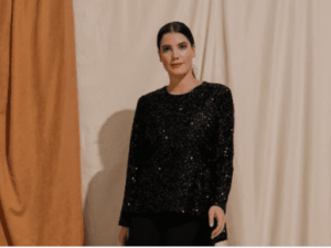 بلوزة سوداء