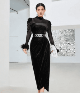 فستان أسود بطوق