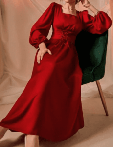 فستان أحمر
