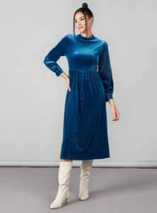 فستان قطيفة أزرق