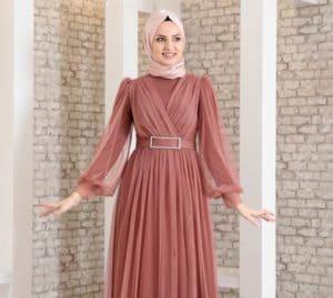 فستان وردي جديد