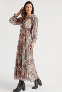 موديل سواريه أنيق