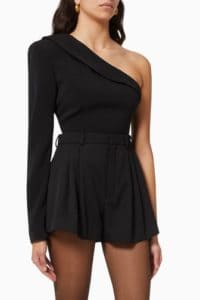 فستان أسود قصير 4200 ريال سعودي