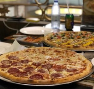 اطباق دومينوز بيتزا