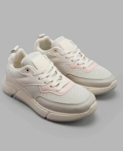 أحذية رد تاغ نسائية