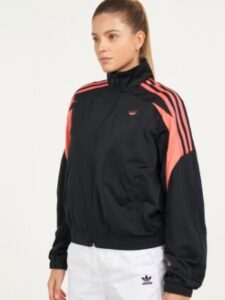 ملابس رياضية نسائية اديداس