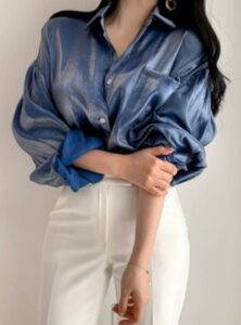 بلوزة سوارية لامعة