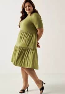 ملابس احجام كبيرة