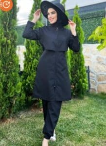 ملابس نسائية للسباحة