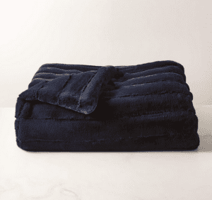 بطانية من الفرو الصناعي شانل بطانية من الفرو الصناعي شانل