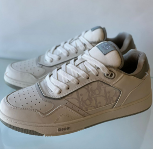 سنيكرز ديور الأصلي