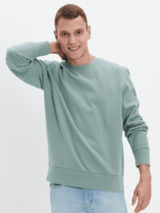 بلوزة مع قبة كرو