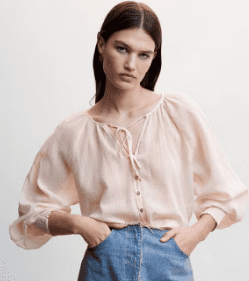 بلوزة نسائية