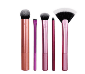 فرش ريل تكنيك لتطبيق الماكياج