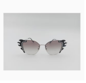نظارات شمسية نسائية برادا