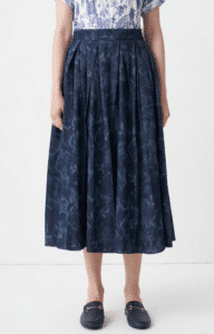 تنورة جينز ثنيات