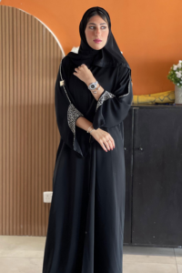 عباية الندى مزينة