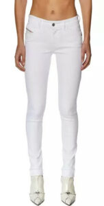 جينز بقصة ضيقة