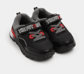 حذاء رياضي بطبعة Future