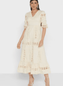 فستان بياقة V وأكمام فلوت المبتكر