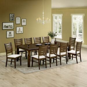 طاولات لعائلة كبيرة