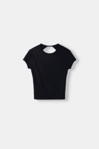 بأكمام قصيرة تيشرت وفتحة خلفية