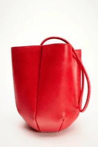حقيبة يد جلدية صغيرة حمراء