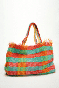 شنطة يد للتسوق مخططة